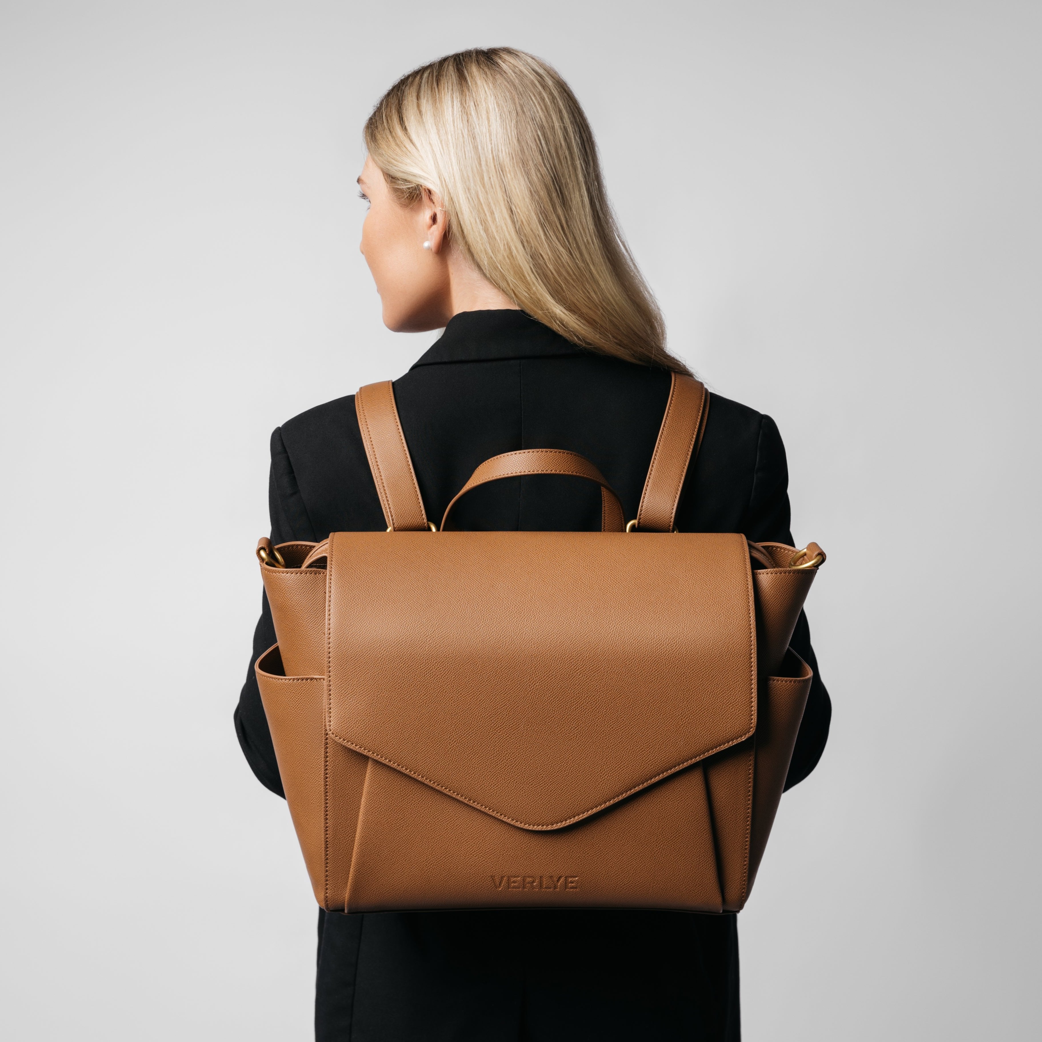 Verlye_backpack_on back